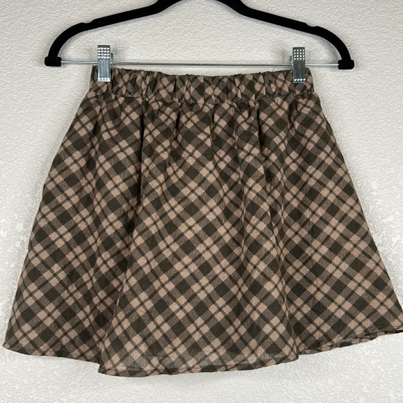 Rachael & Chloe Academia Black & Tan Plaid Circle Mini Skirt Size Small - Picture 3 of 4